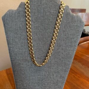 Fancy Link Collar Necklace Gold Unmarked 18 inches Beautiful condition